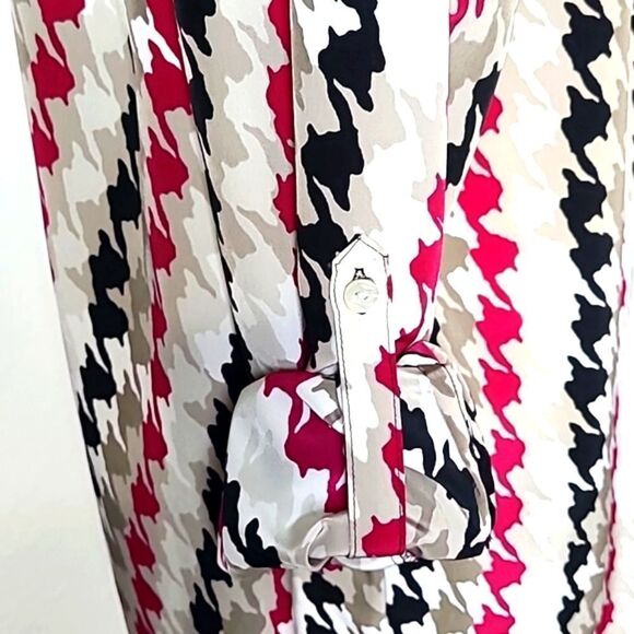 Style & Co Rose, Black,    White & Gray Printed Buttondown Blouse, Size 2X - Picture 6 of 10
